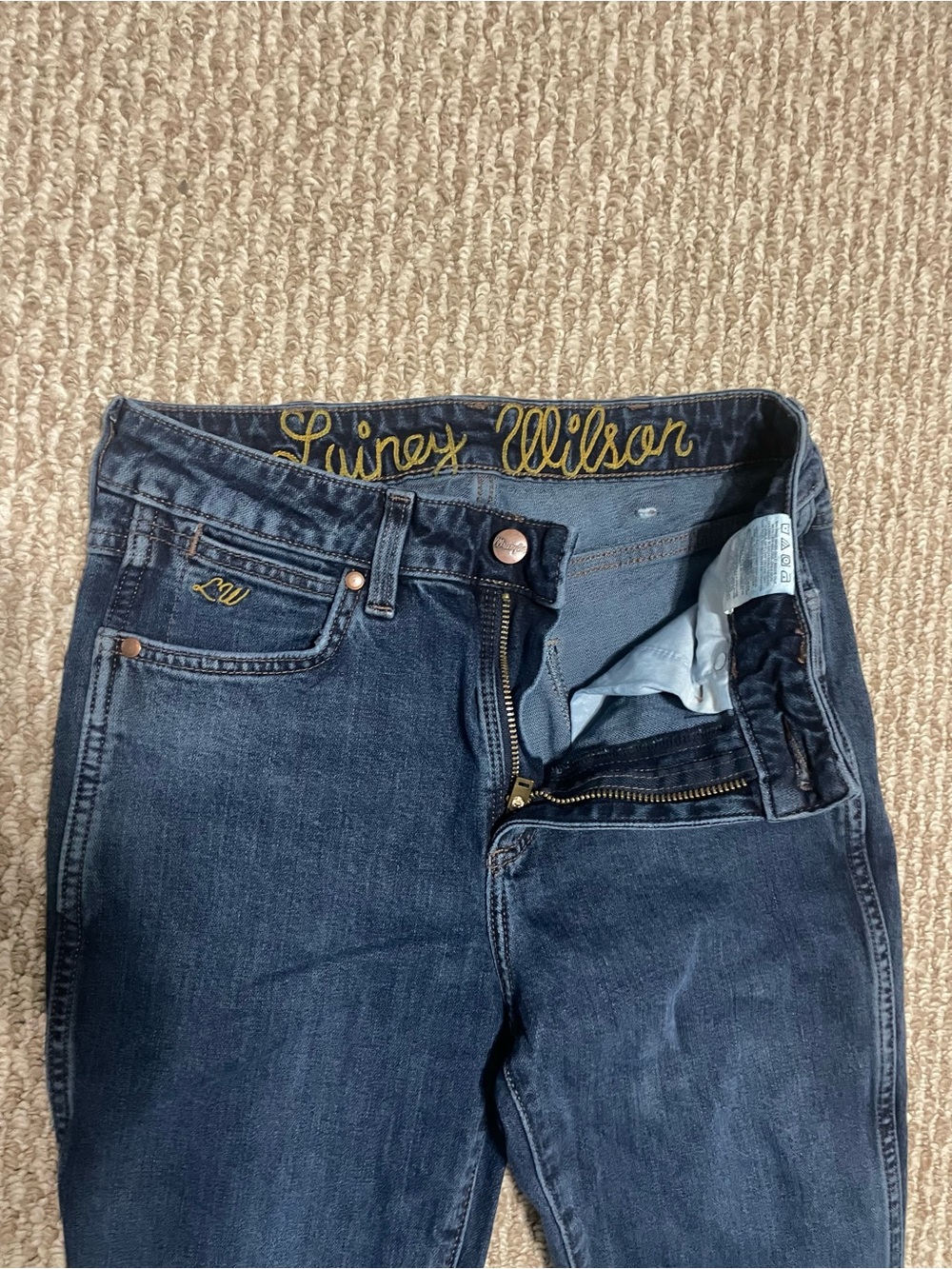 Lainey Wilson Wrangler Jeans - Picture 8 of 9